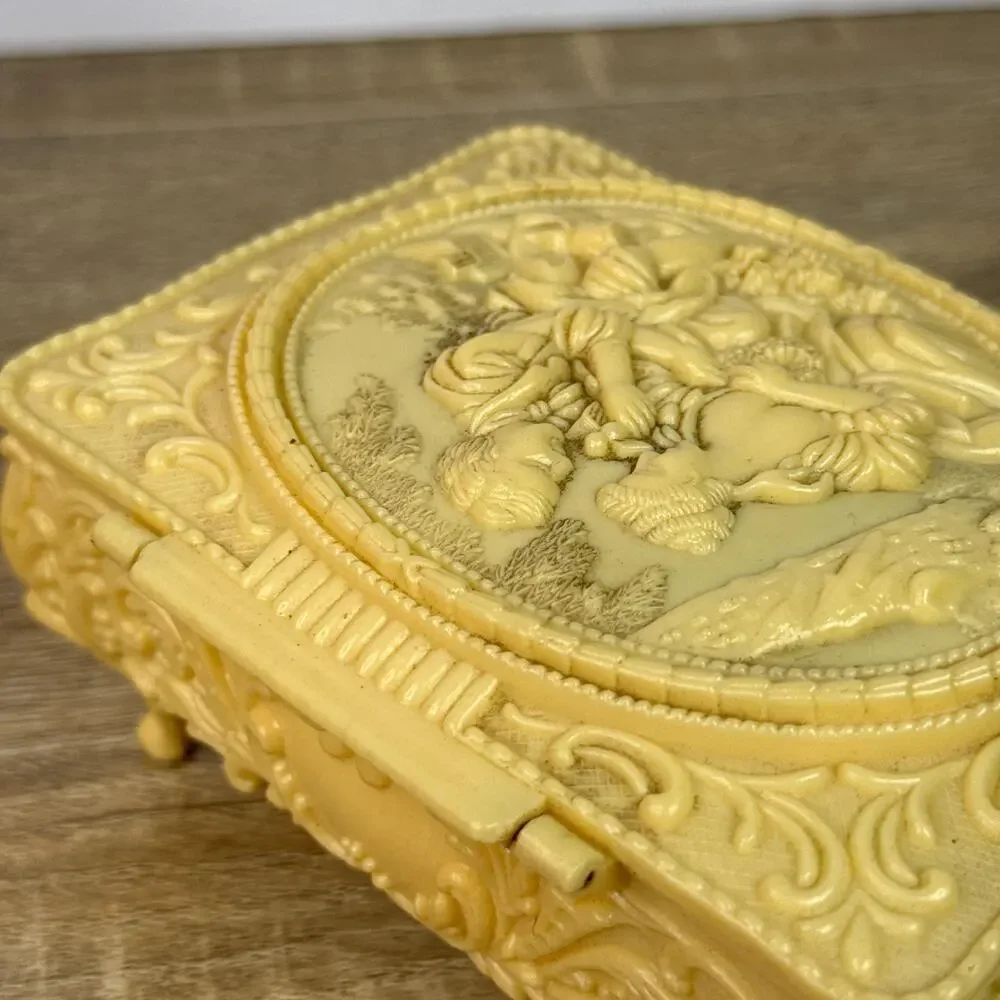 Unbranded vintage celluloid